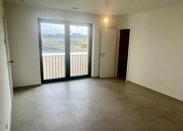 Stylish Bedroom At Gare 3*