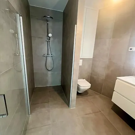 Stylish Bedroom At Gare Λουξεμβούργο