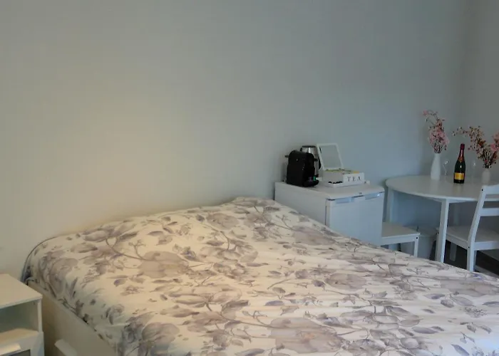 Stylish Bedroom At Gare Bed and Breakfast Λουξεμβούργο